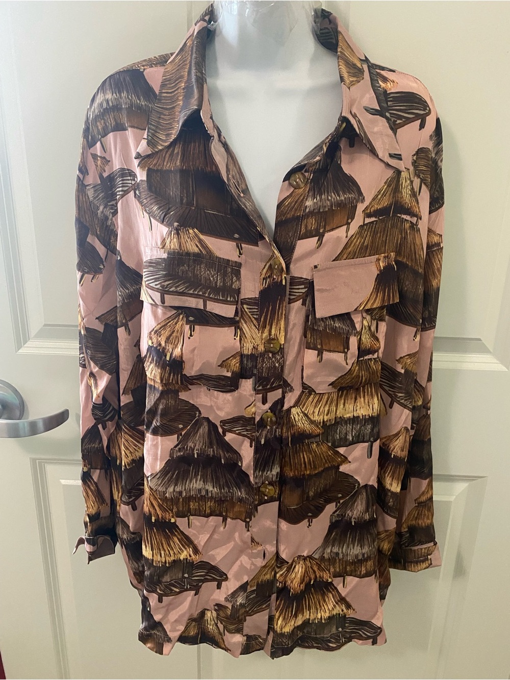 FARM Rio Shushi Cargo Pink Button-Down Shirt with Tan, Brown & Tan Hut Print